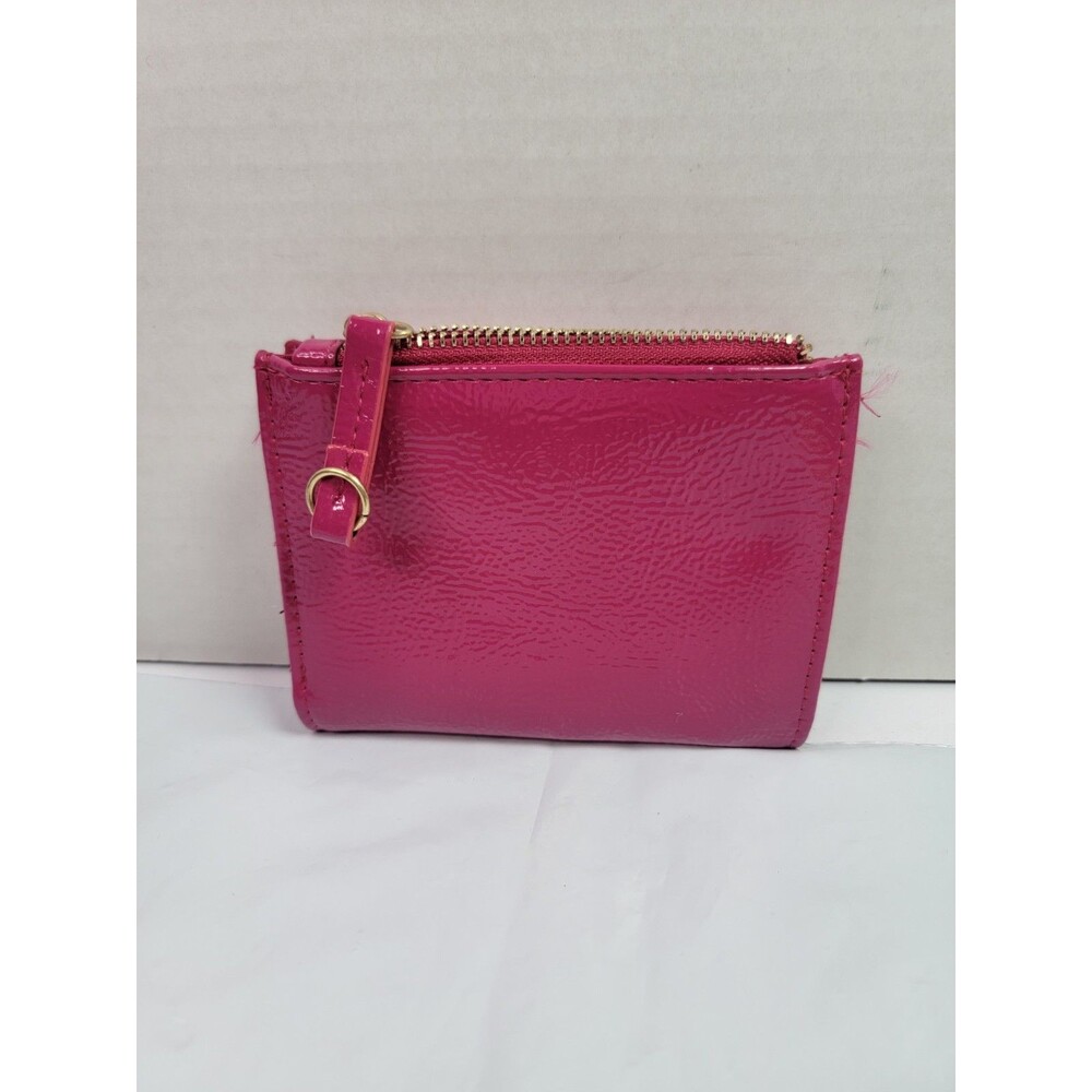 No Boundaries Pink Patent Zip Bifold Wallet Checkered Interior Gold Tone